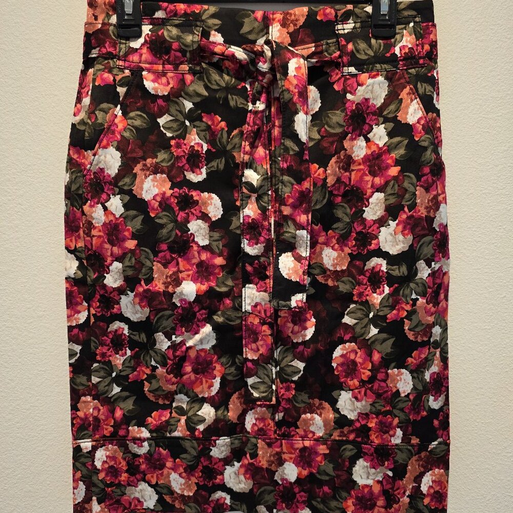 Brand New Banana Republic Women's Pencil Skirt, Floral, Size 4 - Picture 2 of 7